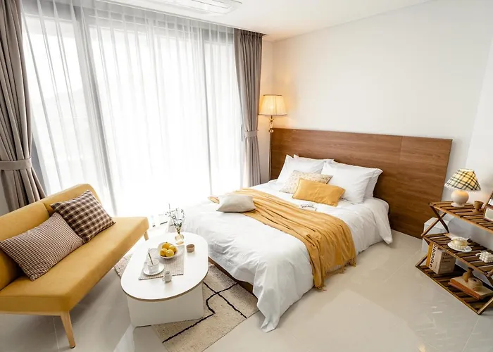 Urbanstay Cityhall Apartment *