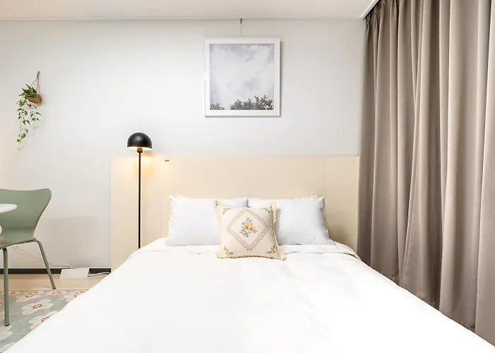 Apartment Urbanstay Cityhall *