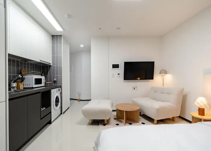 Urbanstay Cityhall Apartment Busan