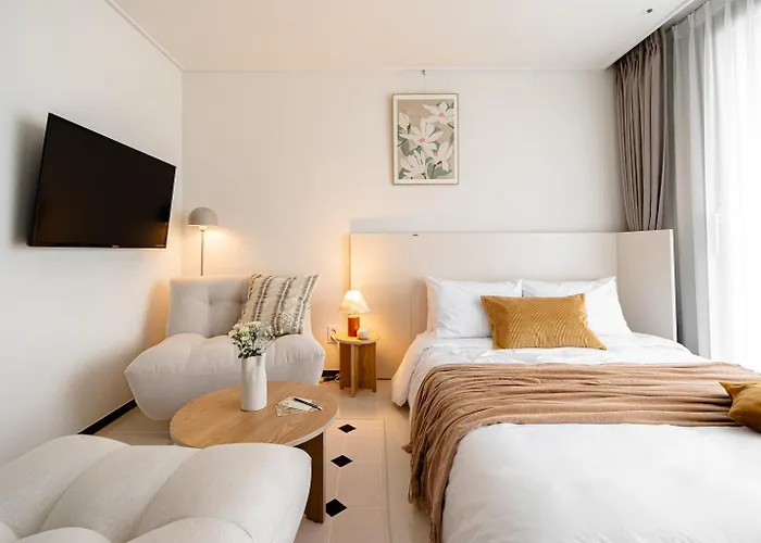 Urbanstay Cityhall * Busan