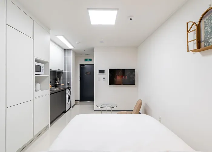 Urbanstay Cityhall Apartment Busan