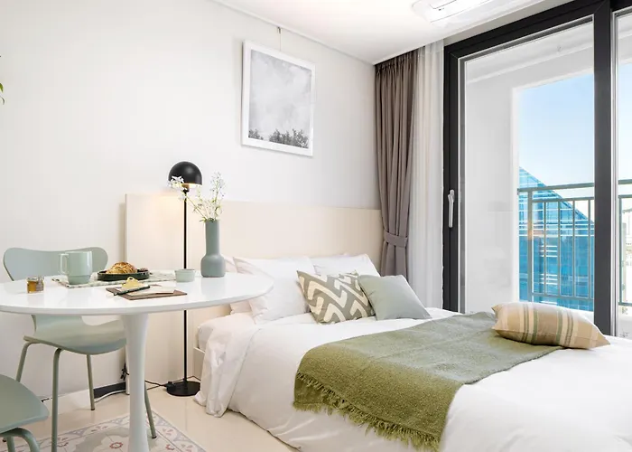 Urbanstay Cityhall Apartment Busan