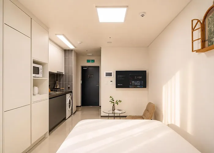 Apartment Urbanstay Cityhall *